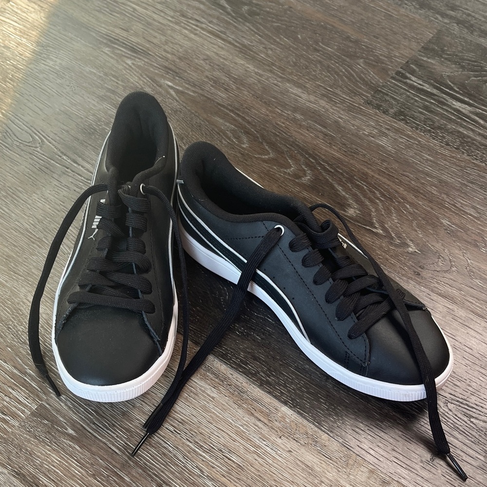 Puma Women's Black and White Athletic Shoes
